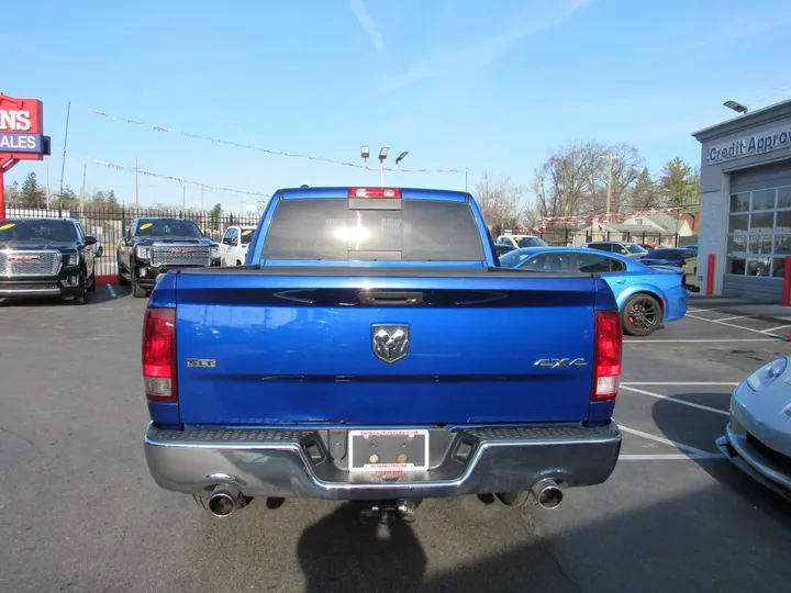 BLUE, 2015 RAM 1500 CREW CAB Image 3