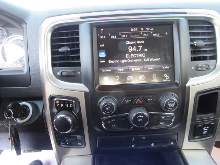 BLUE, 2015 RAM 1500 CREW CAB Image 9