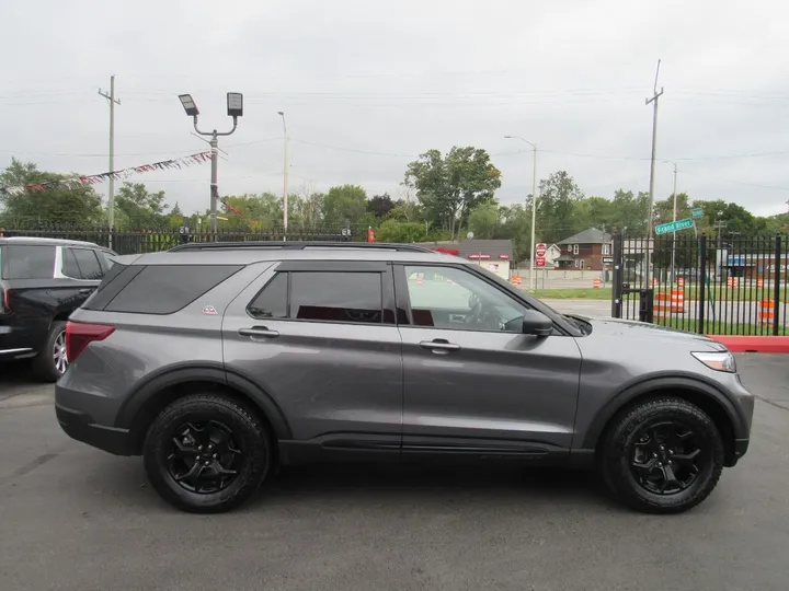 GRAY, 2022 FORD EXPLORER Image 5