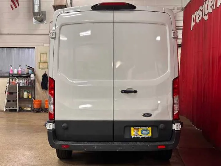 WHITE, 2018 FORD TRANSIT VAN Image 4