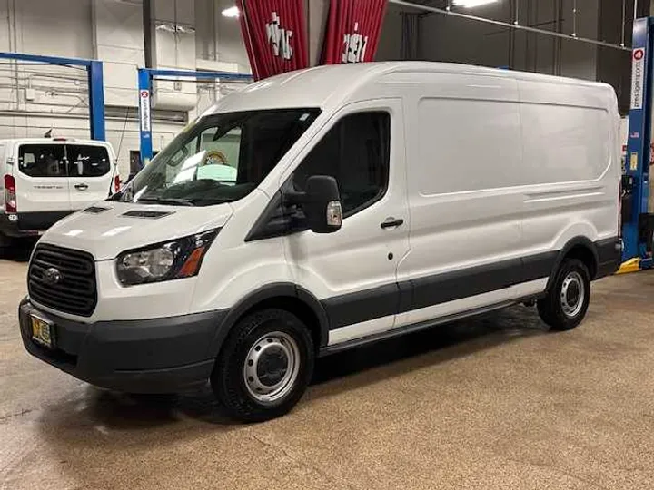 WHITE, 2018 FORD TRANSIT VAN Image 11