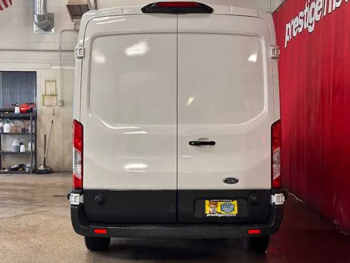 WHITE, 2018 FORD TRANSIT VAN 250 Image 4