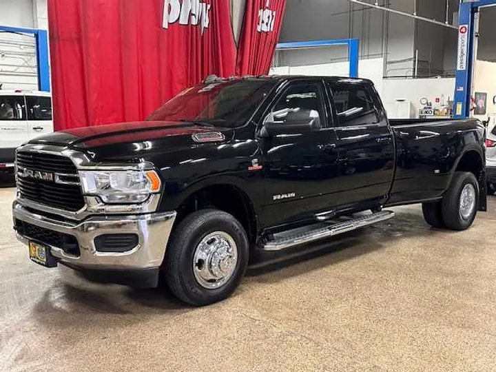 BLACK, 2021 RAM 3500 CREW CAB Image 8