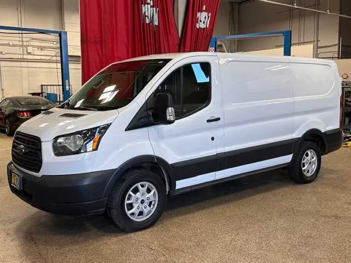 WHITE, 2016 FORD TRANSIT VAN 250 Image 10