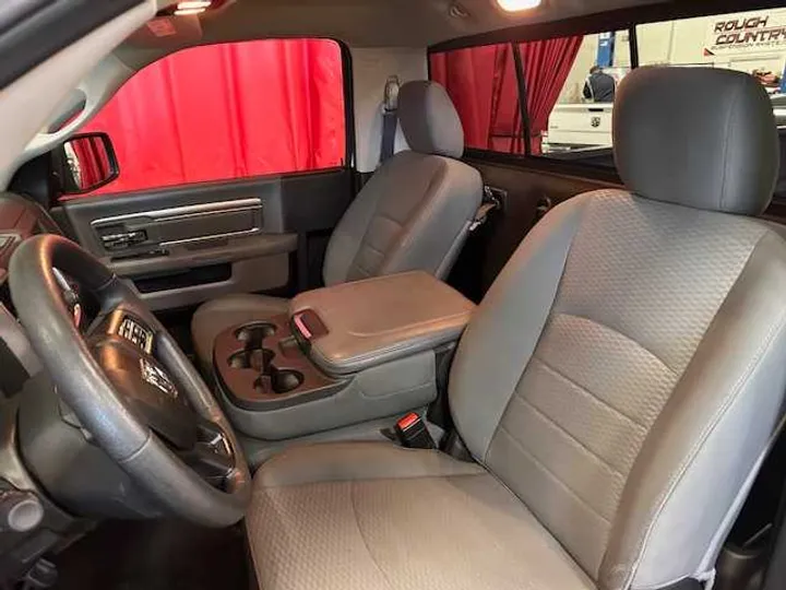 WHITE, 2019 RAM 1500 CLASSIC REGULAR CAB Image 13