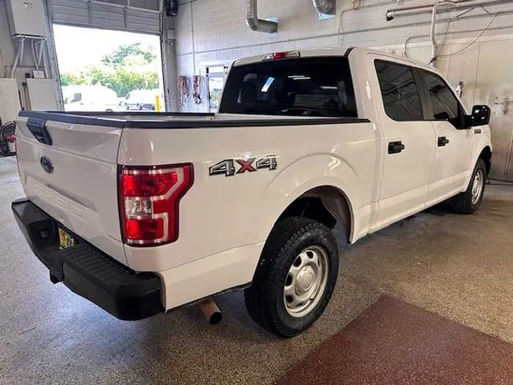 WHITE, 2020 FORD F150 SUPERCREW CAB Image 6