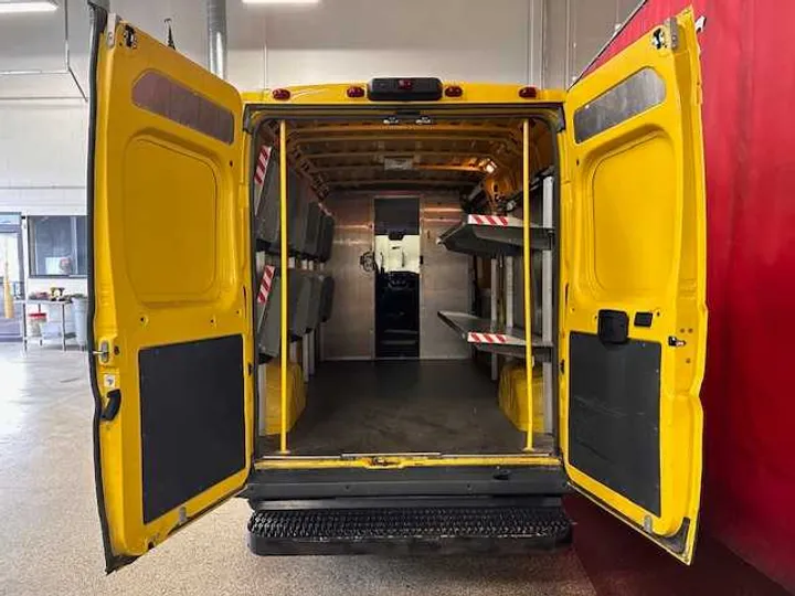 YELLOW, 2018 RAM PROMASTER 2500 Image 5