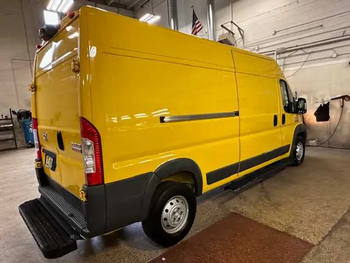 YELLOW, 2018 RAM PROMASTER 2500 Image 7