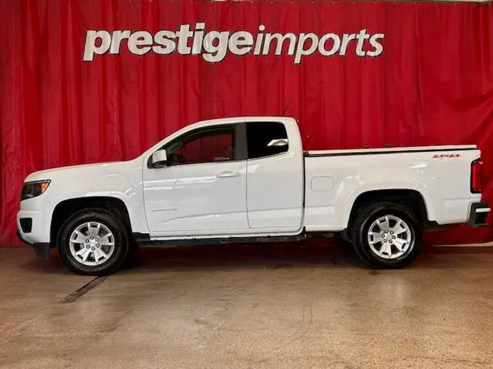 WHITE, 2020 CHEVROLET COLORADO EXTENDED CAB Image 2