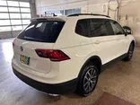 WHITE, 2021 VOLKSWAGEN TIGUAN Thumnail Image 6