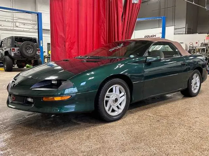 GREEN, 1995 CHEVROLET CAMARO Image 8