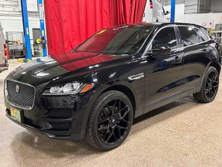 NARVIK BLACK, 2020 JAGUAR F-PACE Image 9