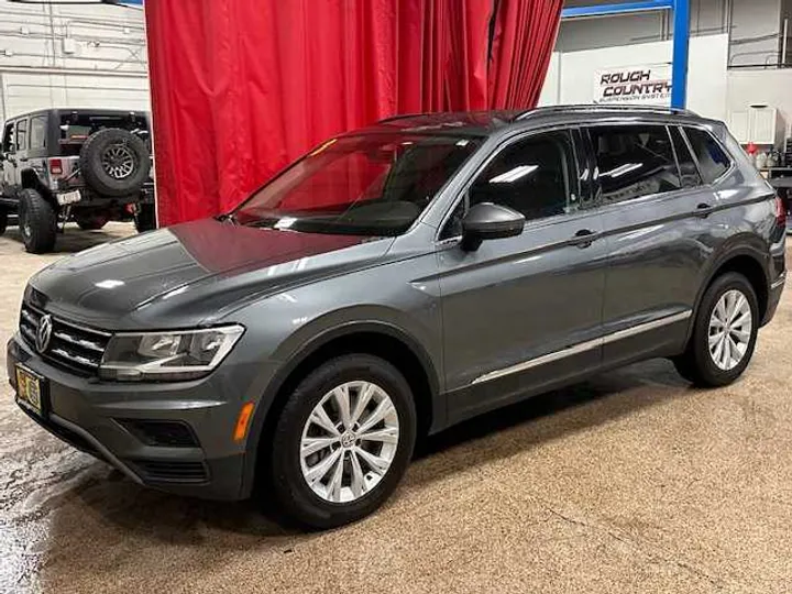 PLATINUM GREY METALLIC, 2018 VOLKSWAGEN TIGUAN 7 PASSENGER Image 9