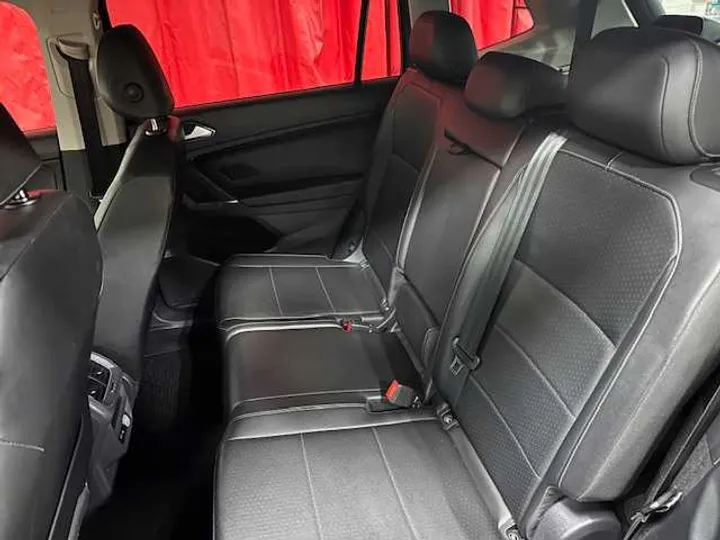 PLATINUM GREY METALLIC, 2018 VOLKSWAGEN TIGUAN 7 PASSENGER Image 14