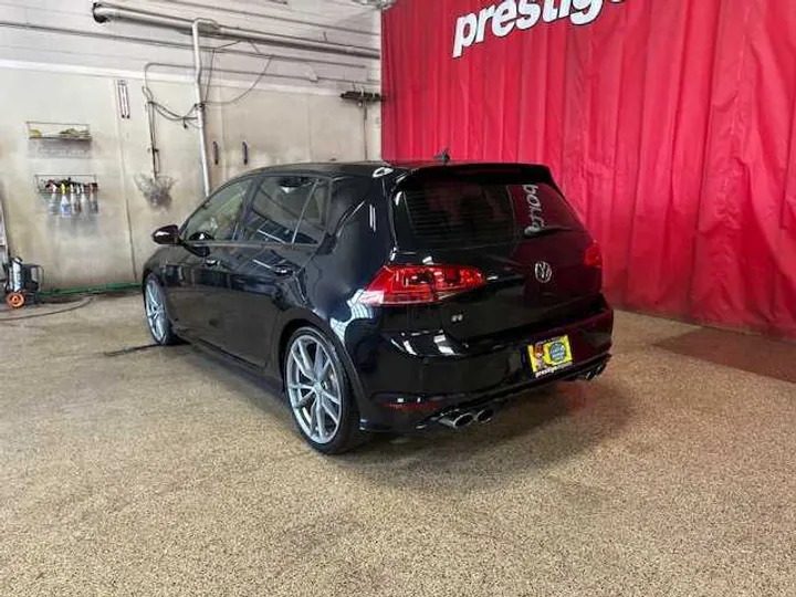 BLACK, 2017 VOLKSWAGEN GOLF R Image 4