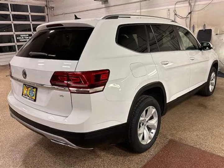 WHITE, 2019 VOLKSWAGEN ATLAS Image 6