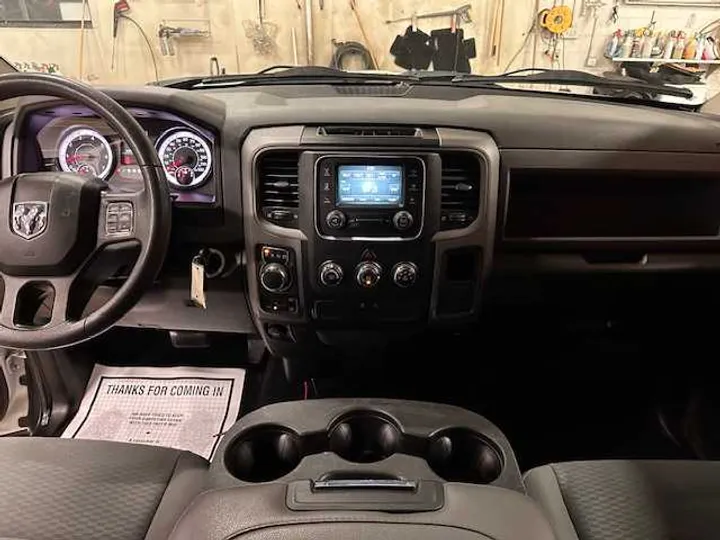 WHITE, 2019 RAM 1500 CLASSIC CREW CAB Image 14