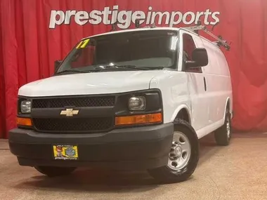 WHITE, 2017 CHEVROLET EXPRESS Image 