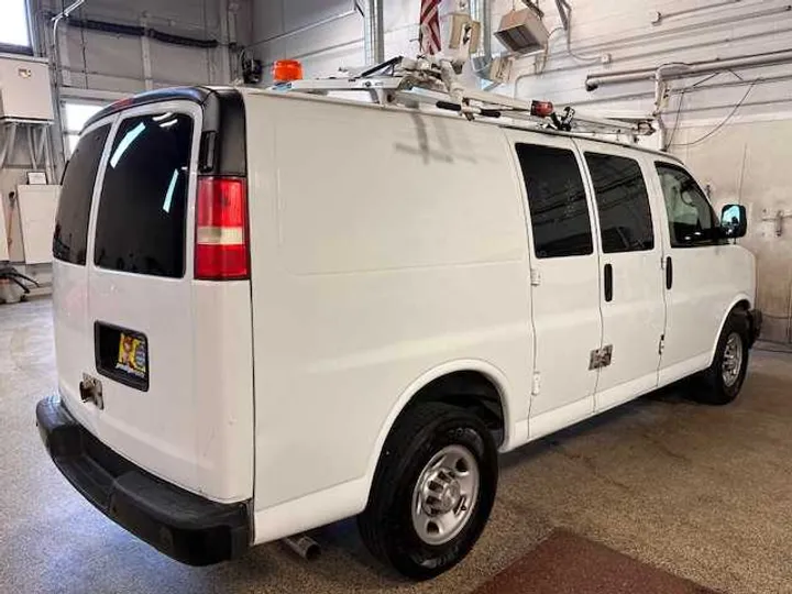 WHITE, 2014 CHEVROLET EXPRESS Image 7