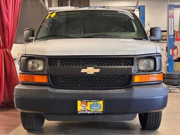 WHITE, 2014 CHEVROLET EXPRESS Image 9