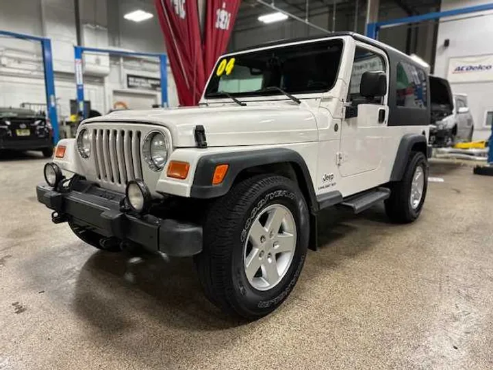 WHITE, 2004 JEEP WRANGLER Image 7