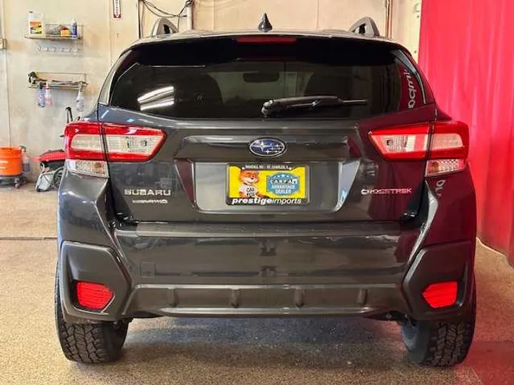 GREY, 2018 SUBARU CROSSTREK Image 4