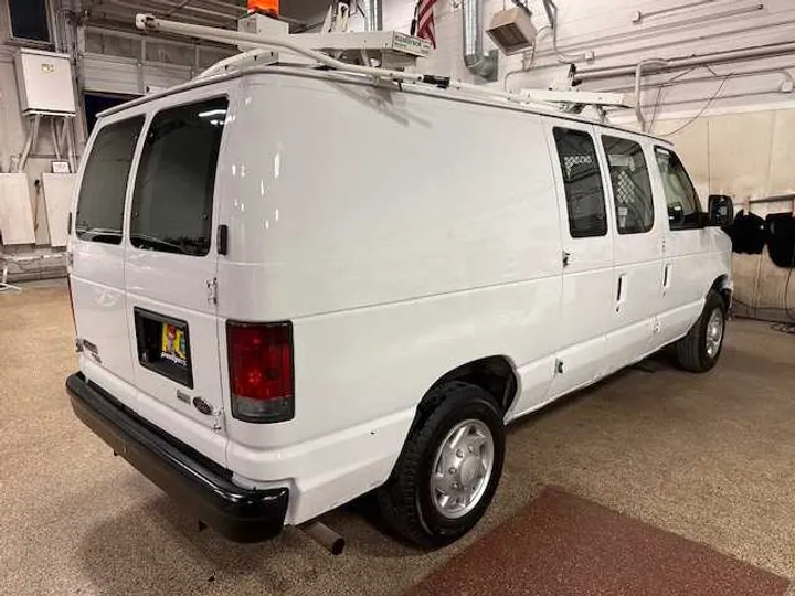 WHITE, 2012 FORD ECONOLINE Image 8