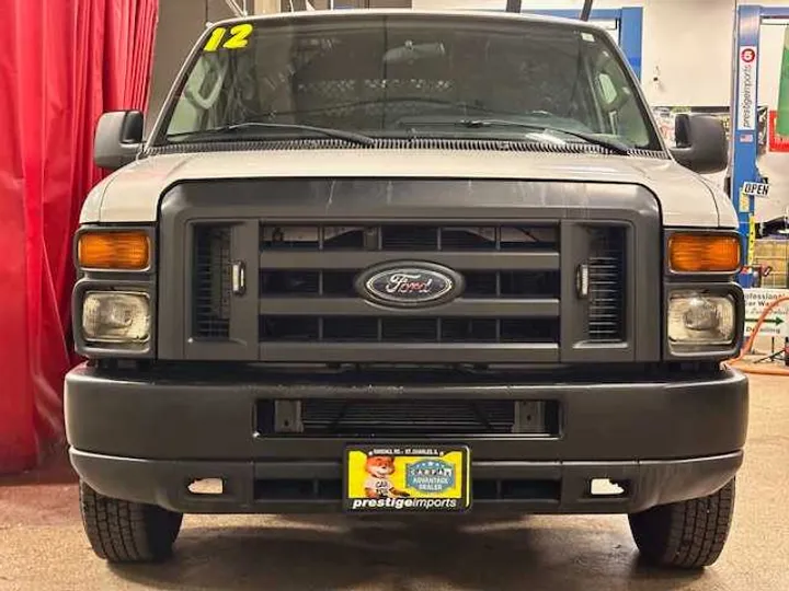 WHITE, 2012 FORD ECONOLINE Image 9