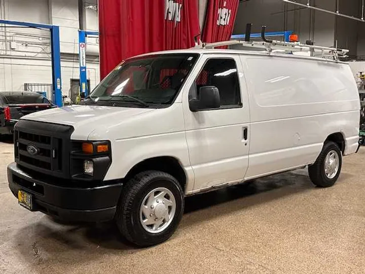 WHITE, 2012 FORD ECONOLINE Image 10