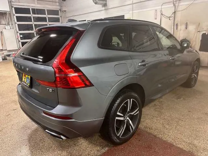 GRAY, 2021 VOLVO XC60 Image 6