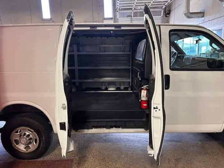 WHITE, 2019 CHEVROLET EXPRESS Image 8