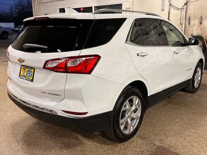 WHITE, 2020 CHEVROLET EQUINOX Image 6