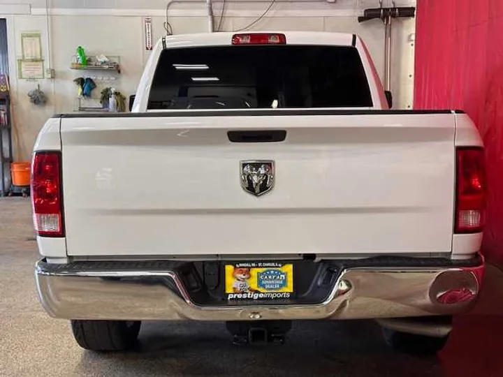 WHITE, 2019 RAM 1500 CLASSIC QUAD CAB Image 4