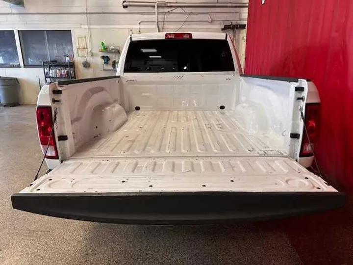 WHITE, 2019 RAM 1500 CLASSIC QUAD CAB Image 5