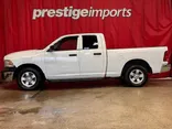 WHITE, 2018 RAM 1500 QUAD CAB Thumnail Image 2