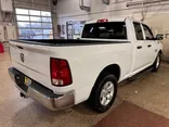 WHITE, 2018 RAM 1500 QUAD CAB Thumnail Image 6