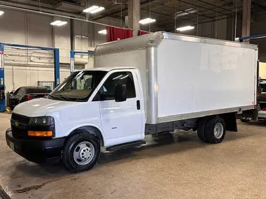 WHITE, 2018 CHEVROLET EXPRESS Image 