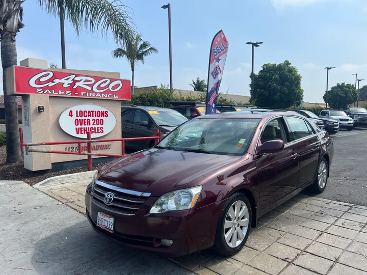 BURGUNDY, 2005 TOYOTA AVALON Image 4