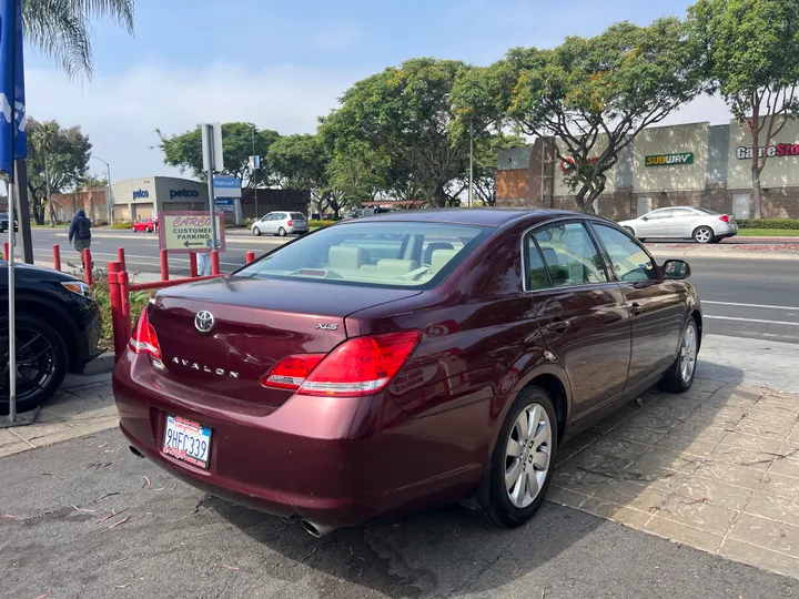 BURGUNDY, 2005 TOYOTA AVALON Image 8