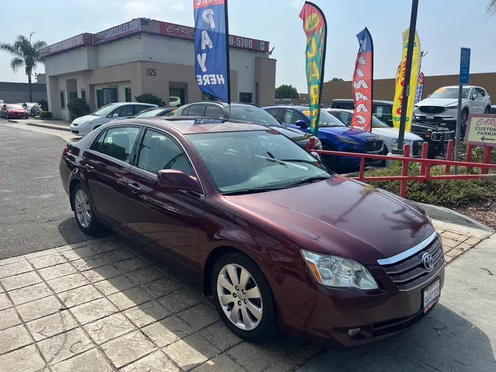 BURGUNDY, 2005 TOYOTA AVALON Image 10