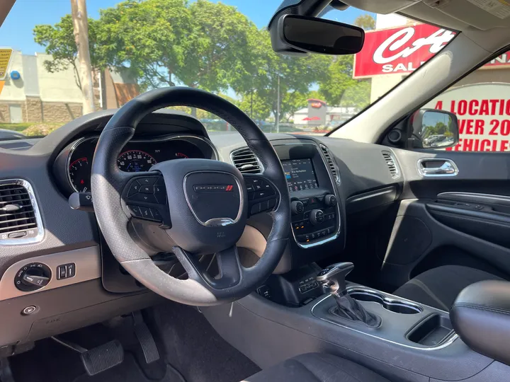 RED, 2018 DODGE DURANGO Image 9