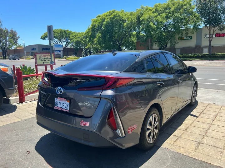 GRAY, 2018 TOYOTA PRIUS PRIME Image 11