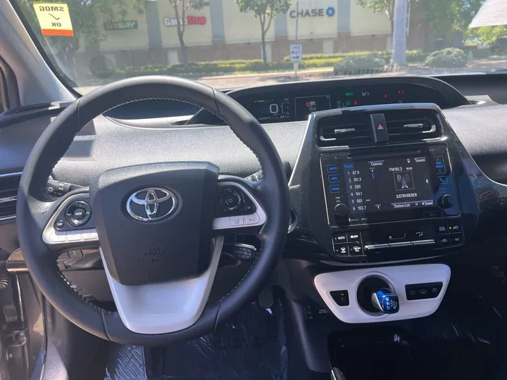 GRAY, 2018 TOYOTA PRIUS PRIME Image 19