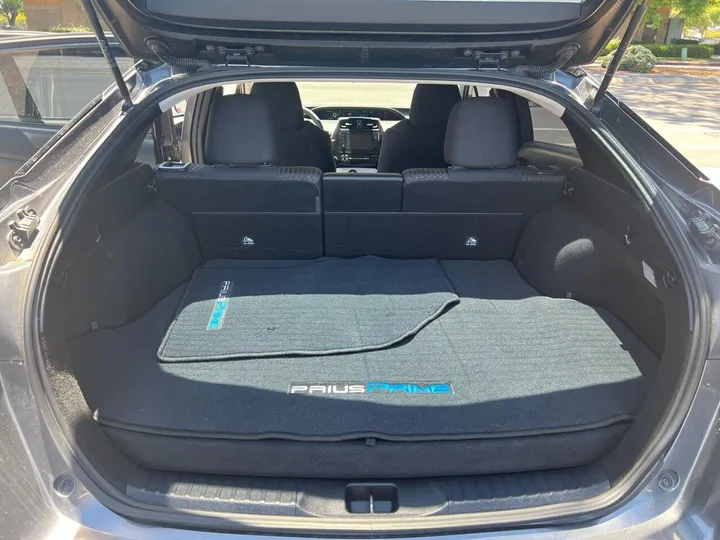 GRAY, 2018 TOYOTA PRIUS PRIME Image 33