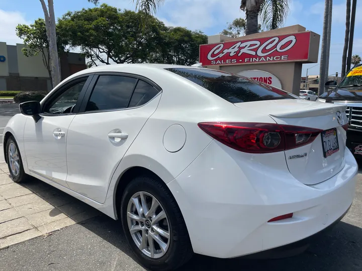 WHITE, 2015 MAZDA MAZDA3 Image 5