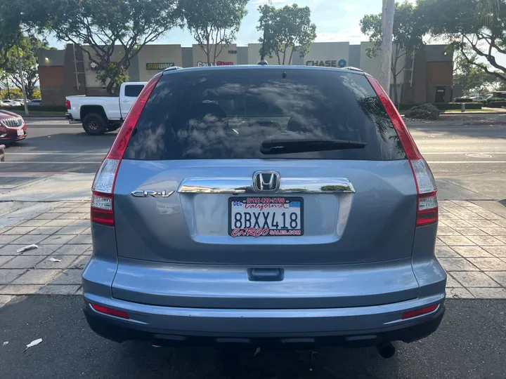 BLUE, 2011 HONDA CR-V Image 8