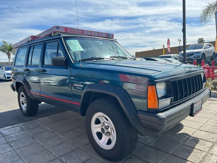 Green, 1996 JEEP CHEROKEE Image 2