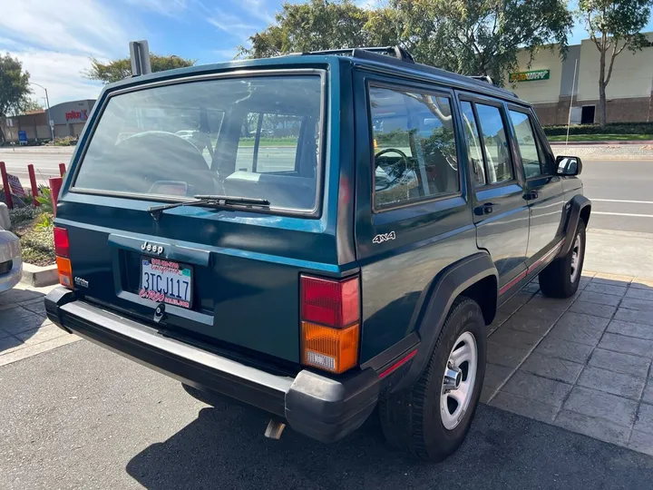 Green, 1996 JEEP CHEROKEE Image 11