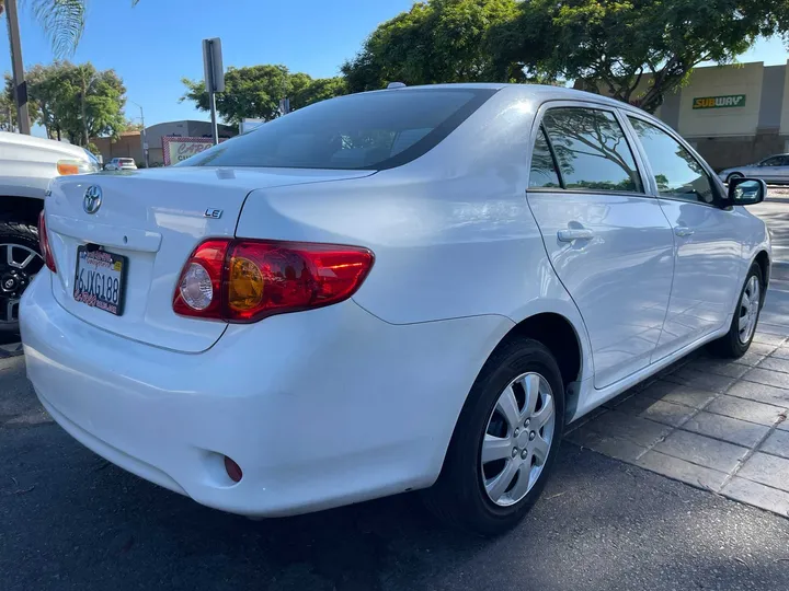 WHITE, 2010 TOYOTA COROLLA Image 3