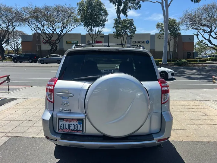 Silver, 2011 TOYOTA RAV4 Image 7